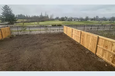 188 Maple Street #4, Eagle Point, OR 97524 - Photo 4