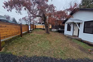 2119 Modoc St, Klamath Falls, OR 97601 - Photo 2