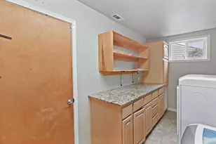 1077 SE Ashley Pl, Grants Pass, OR 97526 - Photo 20