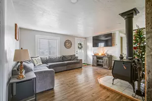 704 SE Elm St, Prineville, OR 97754 - Photo 10