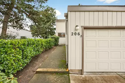 206 Mount Echo Drive, Medford, OR 97504 - Photo 2