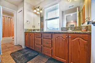 301 Leeannas Way, Shady Cove, OR 97539 - Photo 20