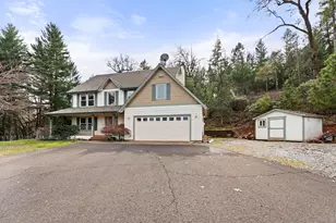 301 Leeannas Way, Shady Cove, OR 97539 - Photo 28