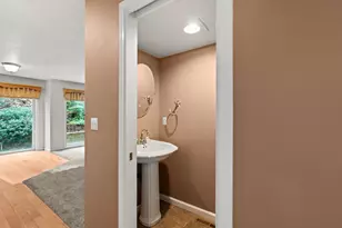 301 Leeannas Way, Shady Cove, OR 97539 - Photo 6