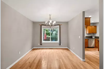 301 Leeannas Way, Shady Cove, OR 97539 - Photo 4