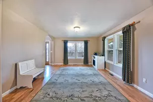 301 Leeannas Way, Shady Cove, OR 97539 - Photo 10