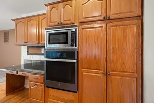 301 Leeannas Way, Shady Cove, OR 97539 - Photo 12