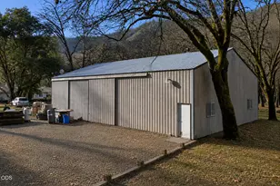 1401 Upper River Rd, Gold Hill, OR 97525 - Photo 10