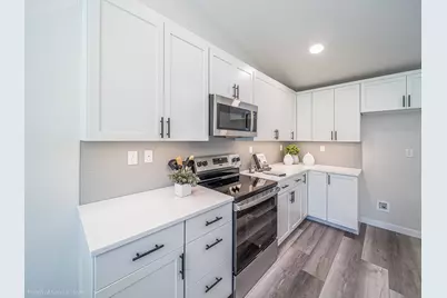 1809 Foxtail Street #101, Medford, OR 97504 - Photo 4