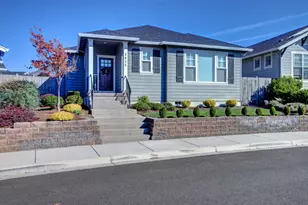 3835 Creek Mont Dr, Medford, OR 97504 - Photo 1