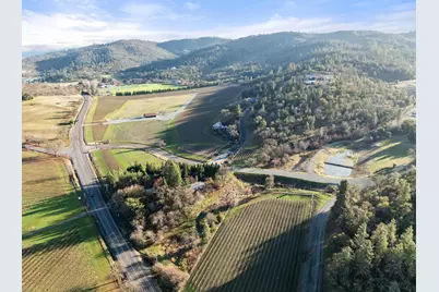 70 Vineyard View Circle, Medford, OR 97501 - Photo 28