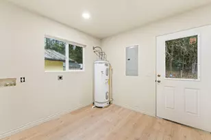 600 Slagle Creek Rd, Grants Pass, OR 97527 - Photo 14