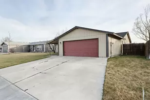 1552 NE Deedie Ct, Prineville, OR 97754 - Photo 2