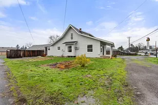 2772 Merriman Rd, Medford, OR 97501 - Photo 26