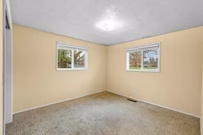 1602 Gayety Lane, Medford, OR 97504 - Photo 16