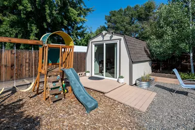 2240 SW 24th Street, Redmond, OR 97756 - Photo 24