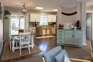 2240 SW 24th St, Redmond, OR 97756 - Photo 8