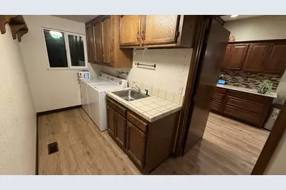 148 Westwood Drive, Grants Pass, OR 97527 - Photo 4