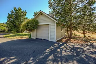 2101 Dead Indian Memorial Rd, Ashland, OR 97520 - Photo 12
