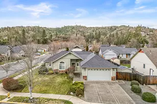 2092 SW Frd St, Grants Pass, OR 97526 - Photo 6