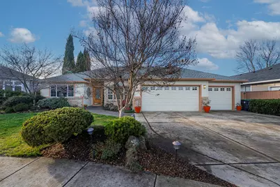 3418 Blue Blossom Drive, Medford, OR 97504 - Photo 4