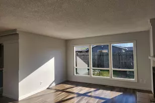 402 Emerald Cir, Medford, OR 97501 - Photo 32