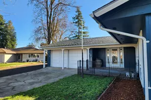 402 Emerald Cir, Medford, OR 97501 - Photo 1