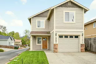 317 SW Bayou Pl, Grants Pass, OR 97526 - Photo 4