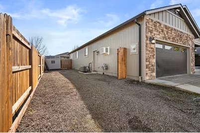 925 Sellwood Drive, Eagle Point, OR 97524 - Photo 28