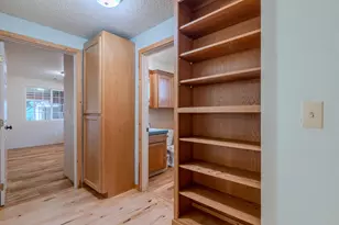 2717 Elliott Ave, Medford, OR 97501 - Photo 12