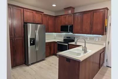 606 Blue Moon Drive, Central Point, OR 97502 - Photo 4