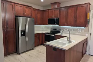 606 Blue Moon Dr, Central Point, OR 97502 - Photo 4