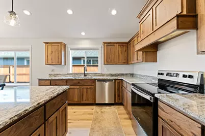 1876 SW Mistybrook Drive, Grants Pass, OR 97527 - Photo 8