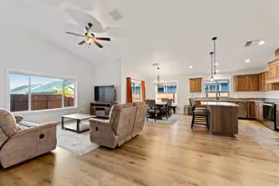 1876 SW Mistybrook Dr, Grants Pass, OR 97527 - Photo 2