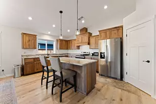 1876 SW Mistybrook Dr, Grants Pass, OR 97527 - Photo 6