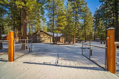 56430 Celestial Drive, Bend, OR 97707 - Photo 2