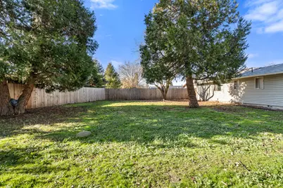 2021 Taylor Road, Central Point, OR 97502 - Photo 26