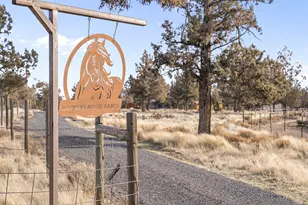 3456 NE 45th St, Redmond, OR 97756 - Photo 2