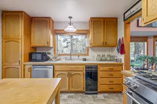 15624 National Forest Ln, Sisters, OR 97759 - Photo 12