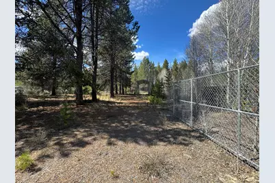 135744 Highway 97, Crescent, OR 97733 - Photo 20