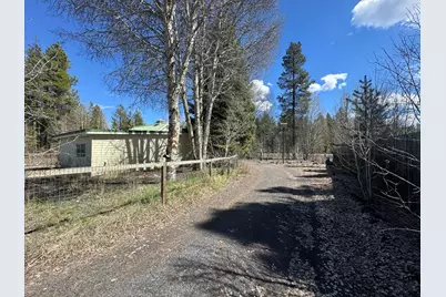 135744 Highway 97, Crescent, OR 97733 - Photo 12