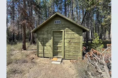 135744 Highway 97, Crescent, OR 97733 - Photo 16