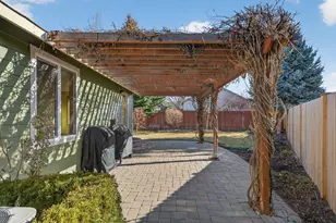 2342 NE Shadow Brook Pl, Bend, OR 97701 - Photo 18