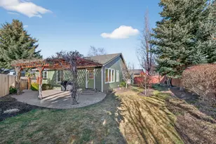 2342 NE Shadow Brook Pl, Bend, OR 97701 - Photo 20