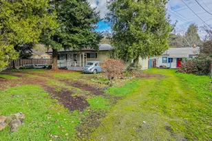 512 Pine St, Rogue River, OR 97537 - Photo 4