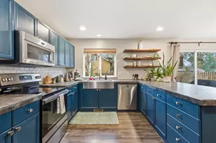 20531 Rolen Ave, Bend, OR 97702 - Photo 4