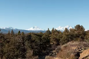 17549 Cascade Estates Dr, Bend, OR 97703 - Photo 2