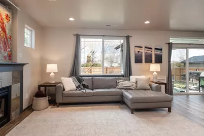 724 NW Green Forest Circle, Redmond, OR 97756 - Photo 4