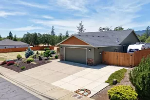 202 White Oak Way, Shady Cove, OR 97539 - Photo 32