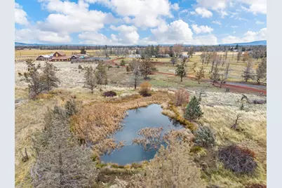 206 NE Frank Lane, Redmond, OR 97756 - Photo 2